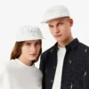 Casquette en sergé de coton brodé à rayures Casquette en sergé de coton brodé à rayures