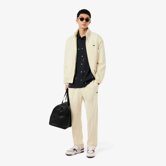 Chemise en coton brodée à la coupe décontractée Chemise en coton brodée à la coupe décontractée