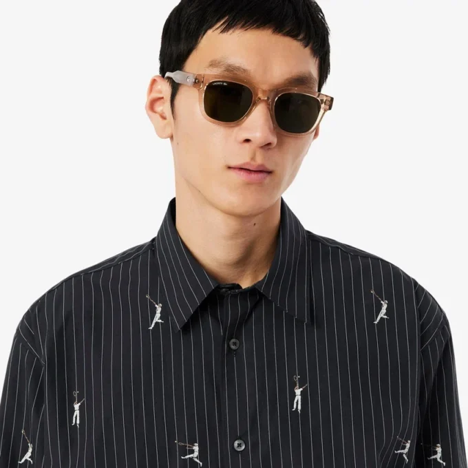 Chemise en coton brodée à la coupe décontractée Chemise en coton brodée à la coupe décontractée