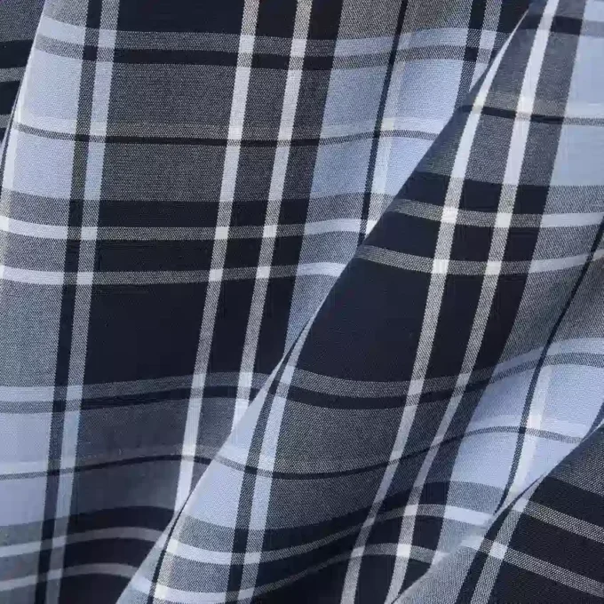 Chemise en popeline stretch à imprimé vichy, coupe ajustée Chemise en popeline stretch à imprimé vichy, coupe ajustée