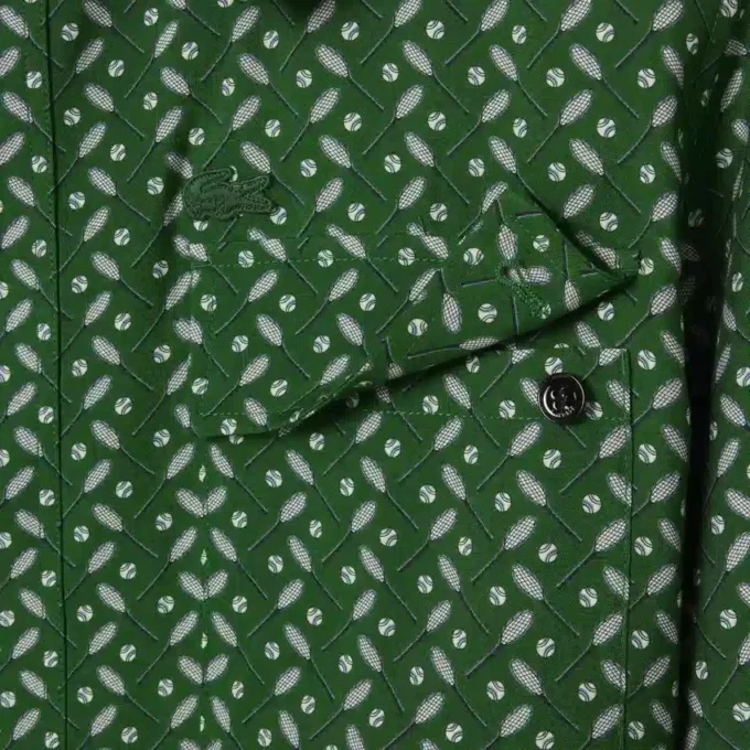 Chemise en satin imprimée à coupe classique Runway Chemise en satin imprimée à coupe classique Runway