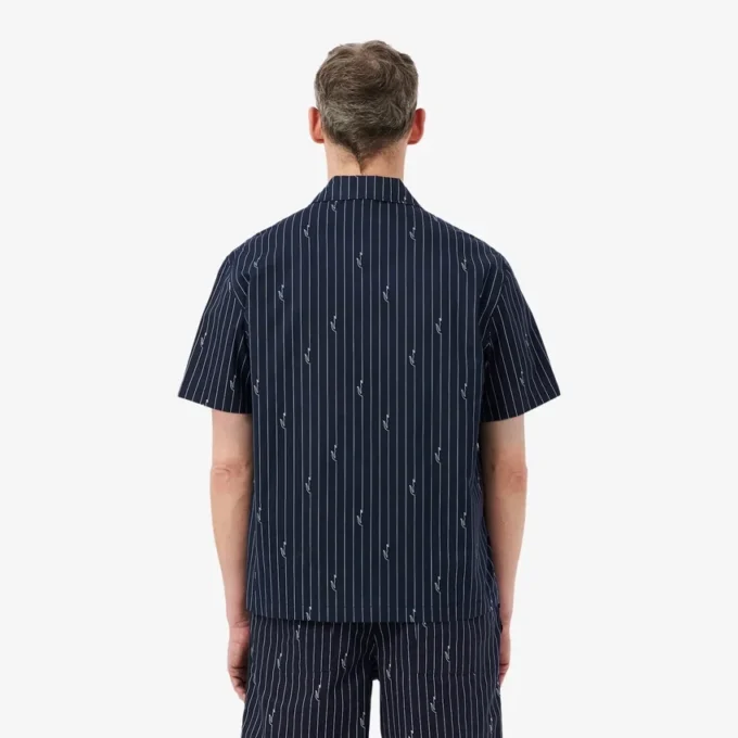 Chemise en sergé imprimé à la coupe décontractée Chemise en sergé imprimé à la coupe décontractée