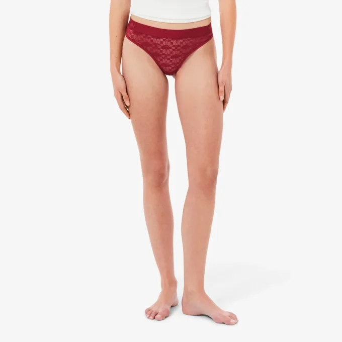 Culotte string en dentelle avec logo à la taille Culotte string en dentelle avec logo à la taille