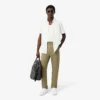 Pantalon chino en sergé de coton, coupe classique Pantalon chino en sergé de coton, coupe classique