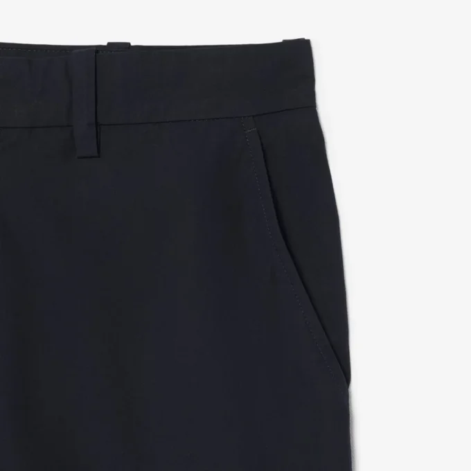 Pantalon chino en sergé de coton, coupe classique Pantalon chino en sergé de coton, coupe classique