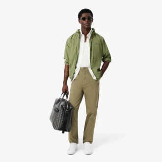 Pantalon chino en sergé de coton, coupe classique