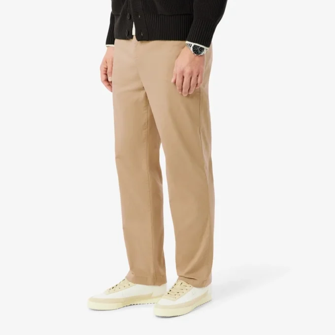 Pantalon chino en sergé de coton, coupe classique Pantalon chino en sergé de coton, coupe classique