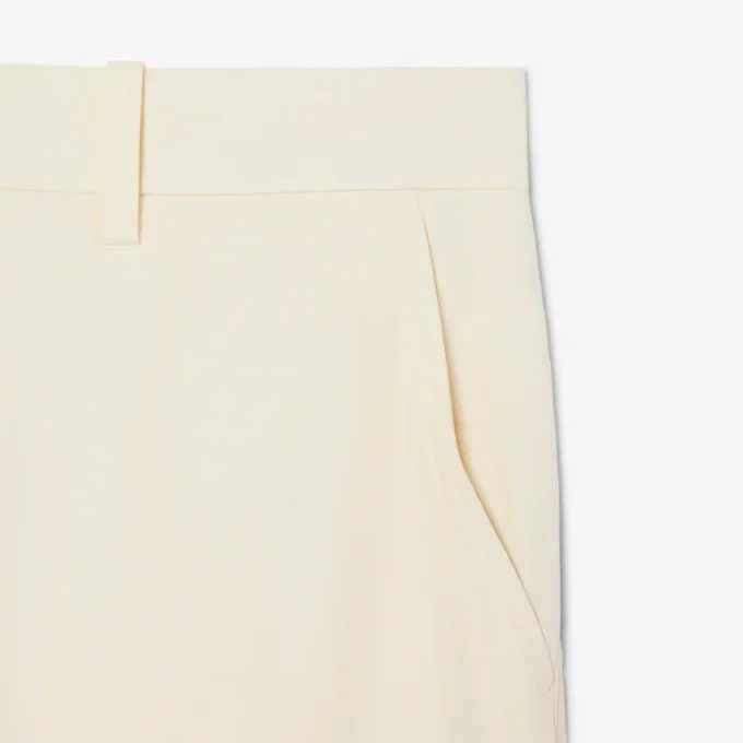 Pantalon chino en sergé de coton, coupe classique Pantalon chino en sergé de coton, coupe classique