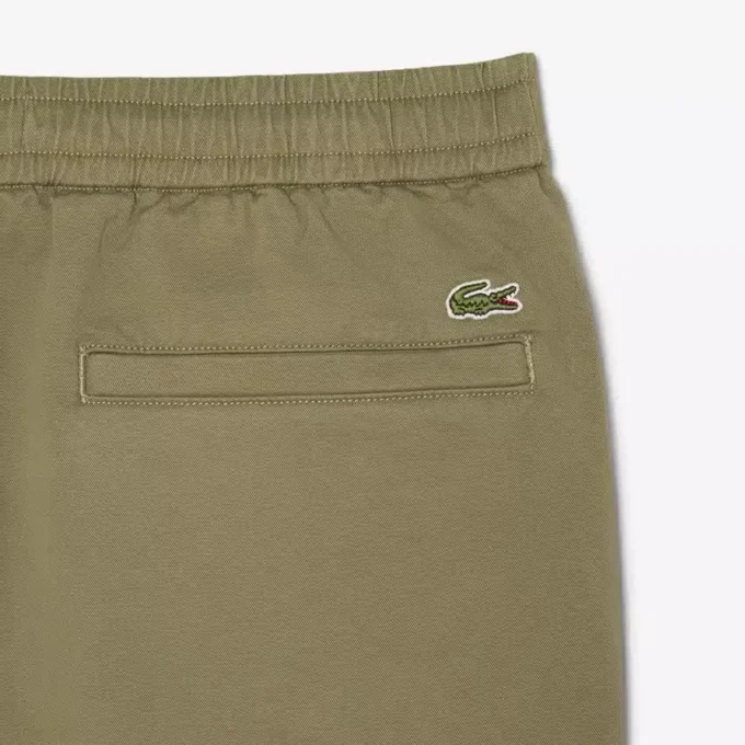 Pantalon chino en sergé de coton, coupe classique Pantalon chino en sergé de coton, coupe classique