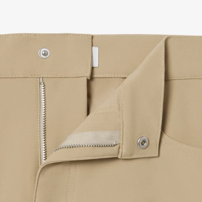 Pantalon chino stretch coupe ajustée Pantalon chino stretch coupe ajustée