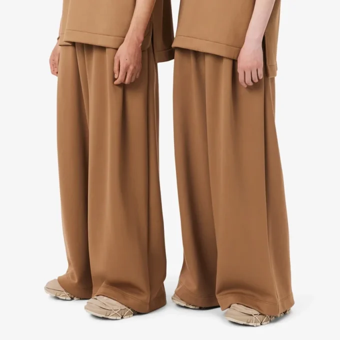 Pantalon de jogging plissé en satin Runway Pantalon de jogging plissé en satin Runway