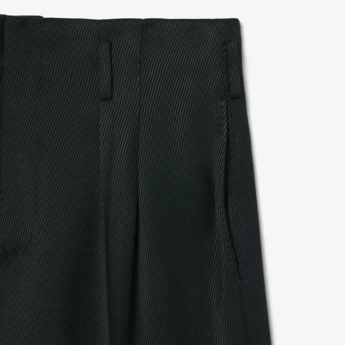 Pantalon satiné ajusté de la collection Runway