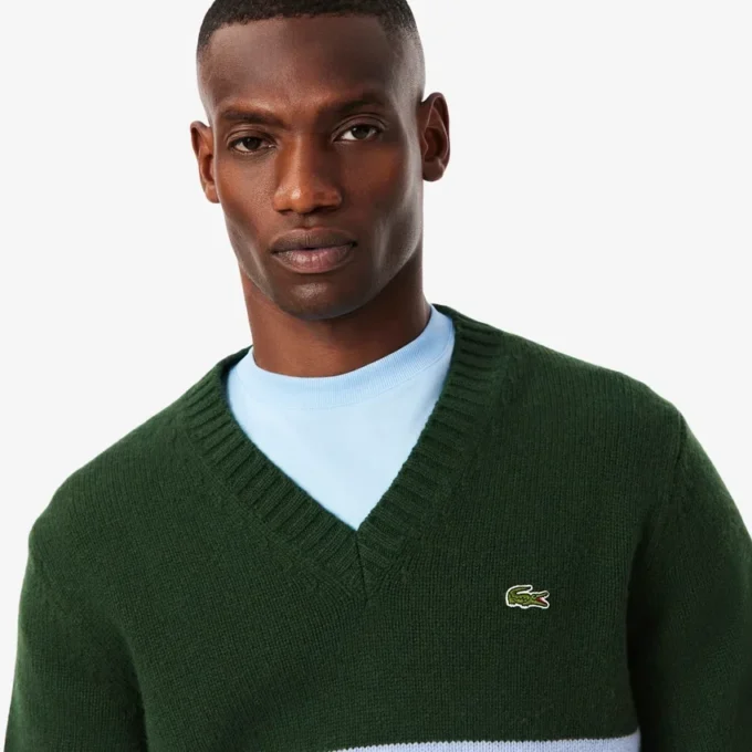 Pull à col en V en laine rayé pour homme