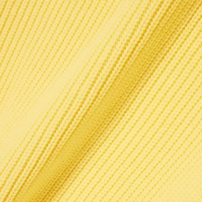 Pull orné d&rsquo;un badge en maille côtelée perlé