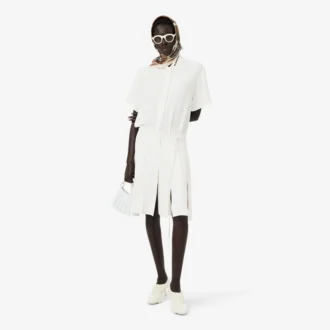 Robe polo plissée avec détails brodés Runway