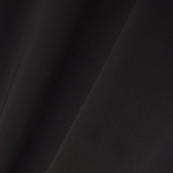 Robe polo slim fit avec écusson brodé Robe polo slim fit avec écusson brodé