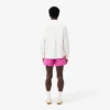 Short de bain pour homme orné d’un petit badge en forme de boxers Short de bain pour homme orné d’un petit badge en forme de boxers