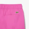 Short de bain pour homme orné d’un petit badge en forme de boxers Short de bain pour homme orné d’un petit badge en forme de boxers