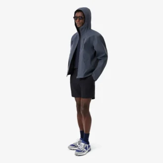 Short slim pour homme