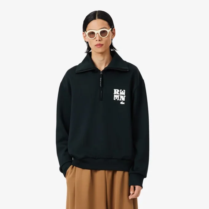 Sweats à col montant et fermeture éclair avec badge, inspirés des défilés