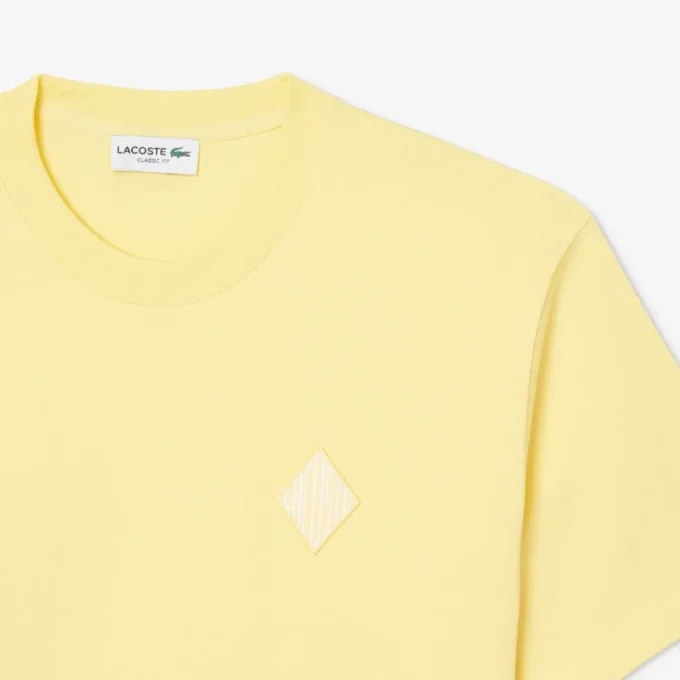 T-shirt coupe classique avec badge imposant