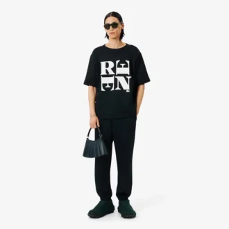 T-shirt graphique en satin Runway