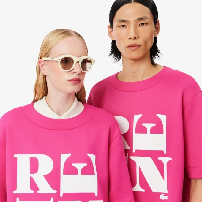 T-shirt graphique en satin Runway
