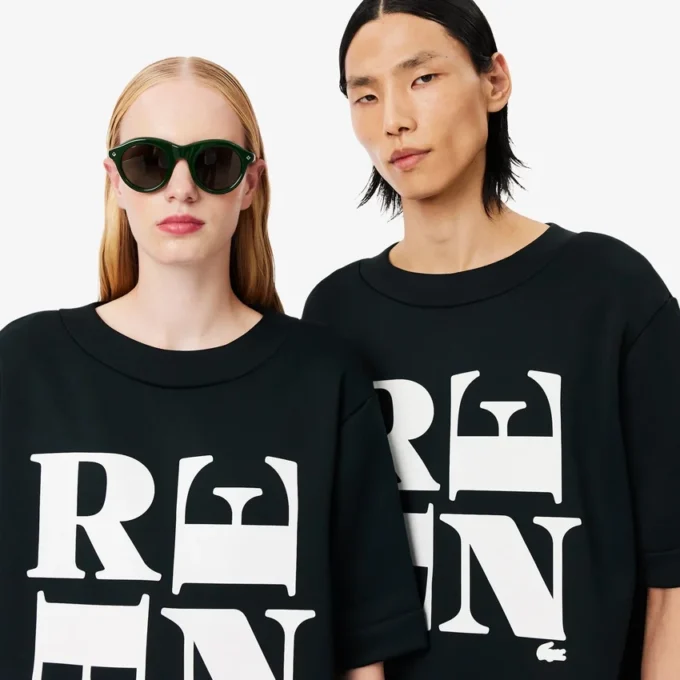 T-shirt graphique en satin Runway