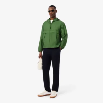 Veste légère imperméable et compacte
